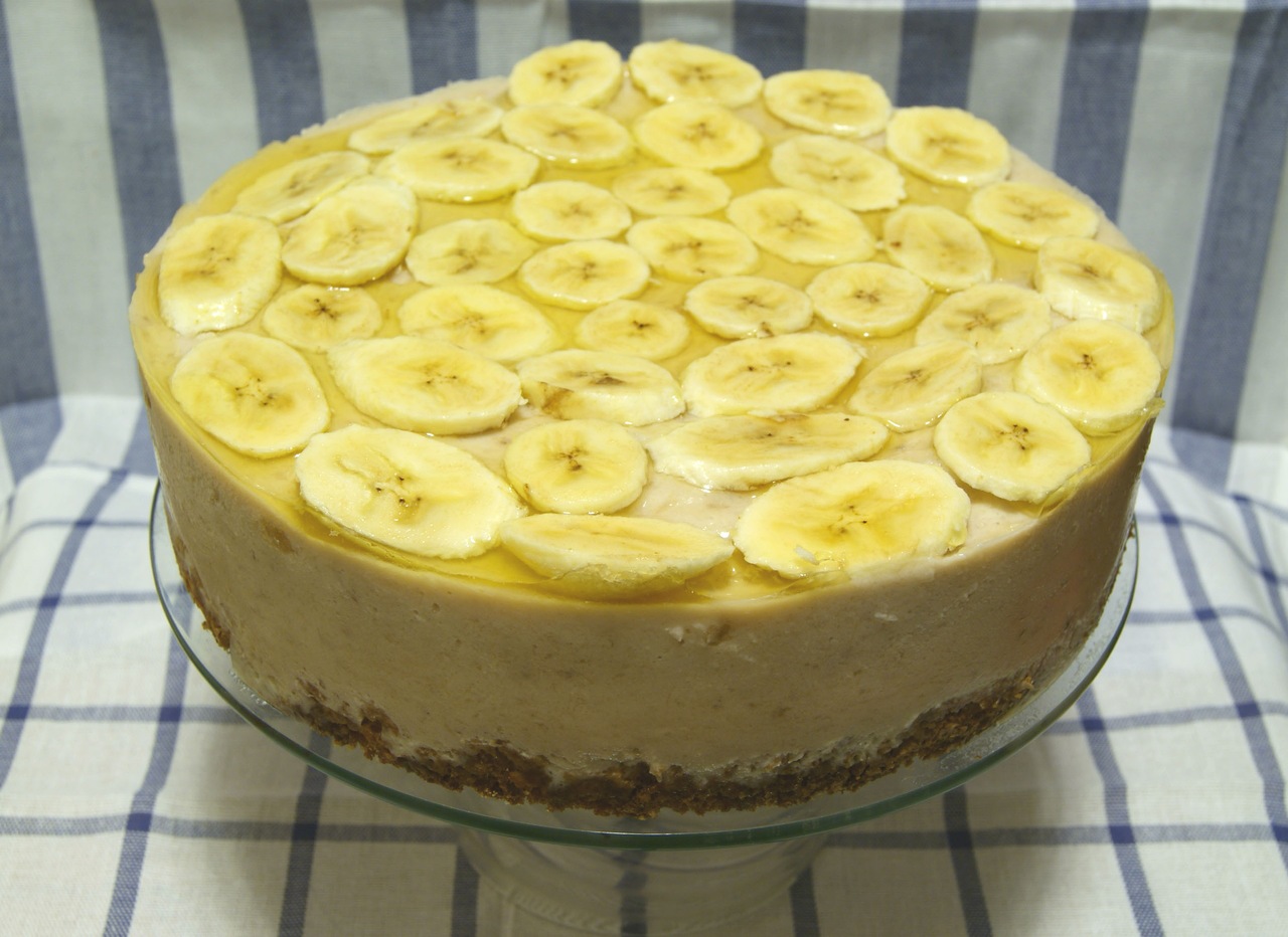 Торт без выпечки с бананом