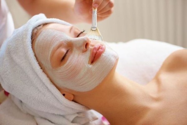 prostye-recepty-masok-dlja-lica-s-krahmalom-e1400686879680