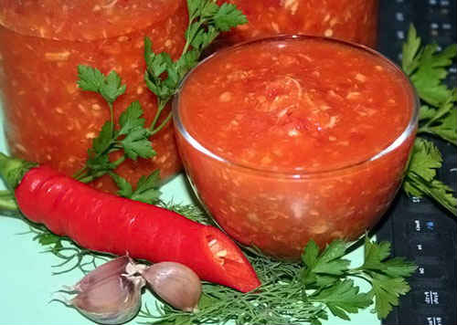 hrenovina-na-zitmu-iz-pomidorov-s-chesnokom