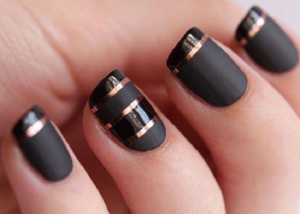 Outstanding-Black-Color-Desing-For-Nails