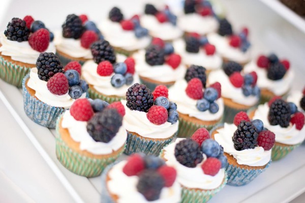 2011-gavin-wedding-fruit-cupcakes