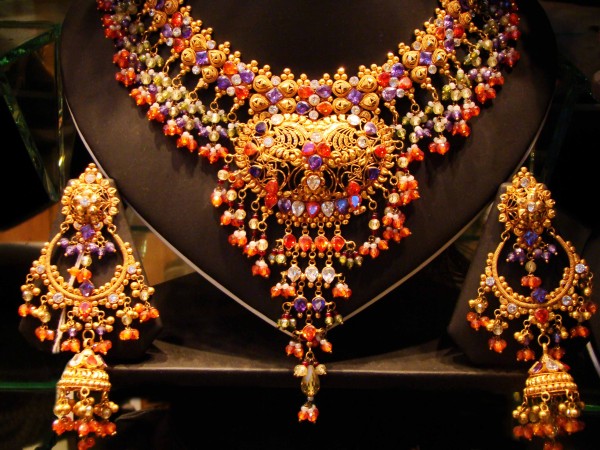 Golden Necklace; Necklace; Golden jewellery; Golden ear ring; Ear ring; ornaments; jewellery; golden ornaments