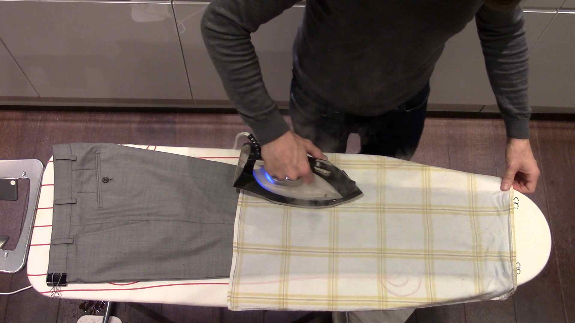 Как правильно гладить брюки со стрелками