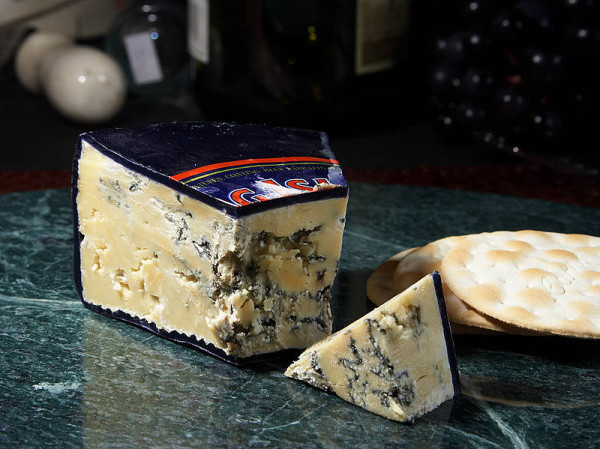 800px-Roaring_Forties_Blue_Cheese