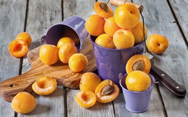 Apricot-Fruits