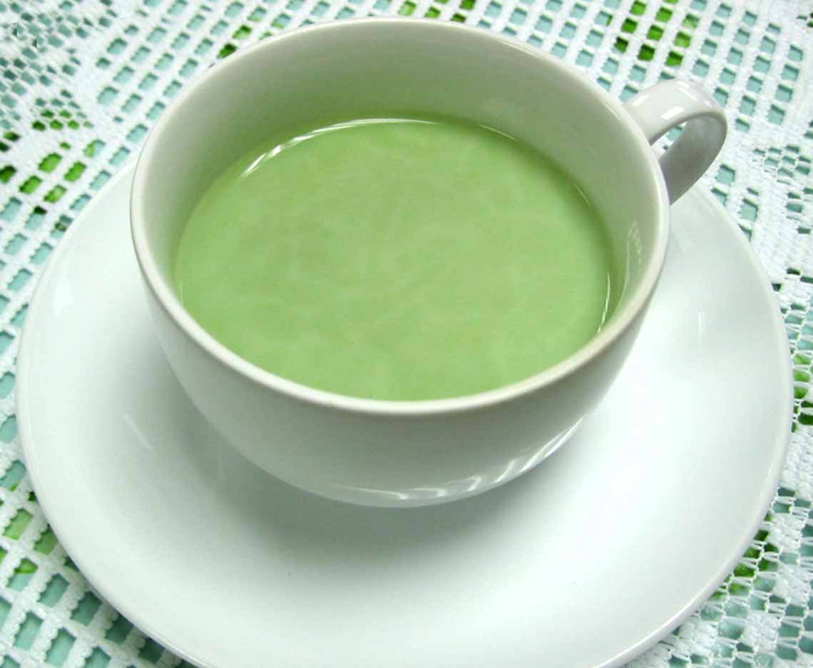 Как приготовить зеленый чай. Тайский чай зеленый изумрудный. Зеленый чай с молоком. Тайский зеленый чай с молоком. Молочный чай.