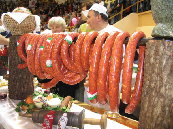 фестивал-будапеща колбаси