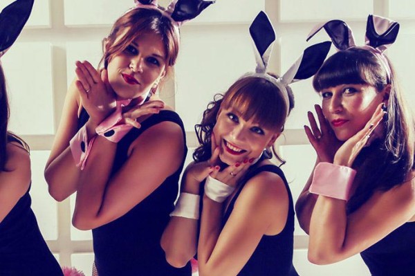 xHenparty_Elena_bunny-700x465.jpg.pagespeed.ic.By8GLUYdTS
